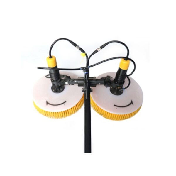 Çift diskli akülü güneş paneli temizlik fırçası