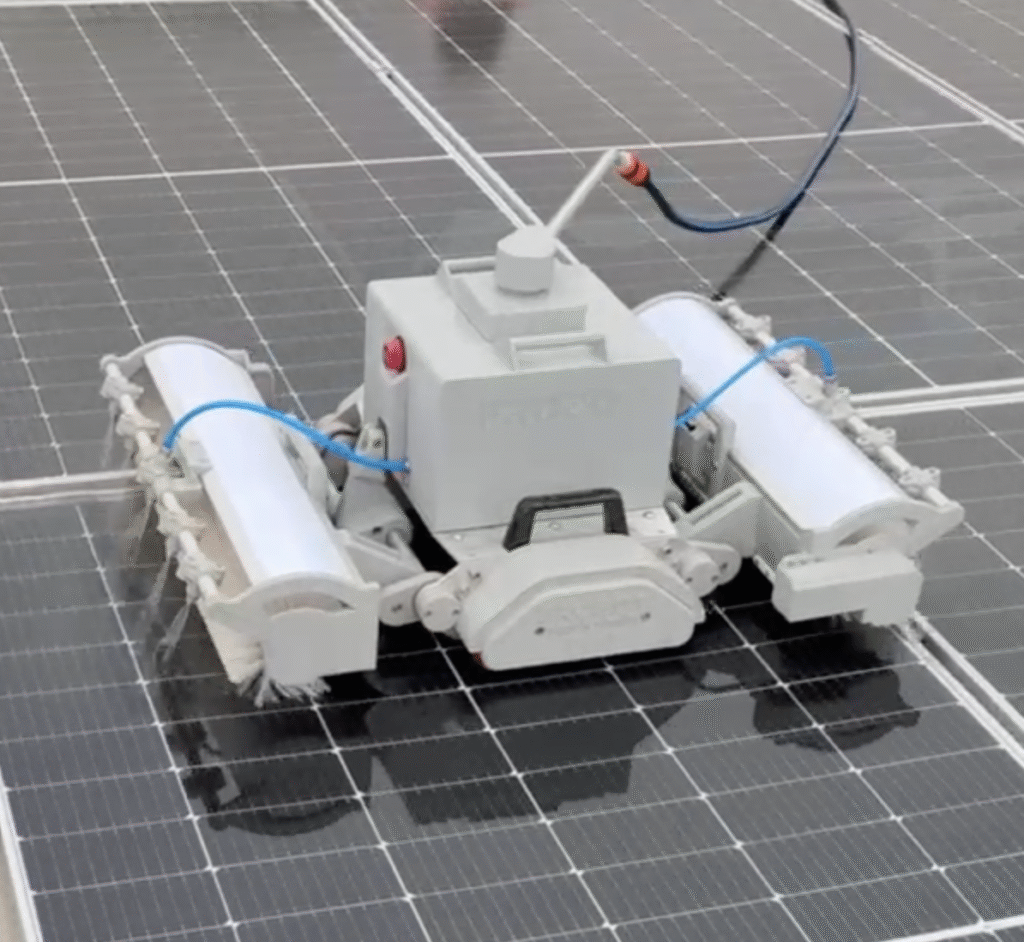 F60 güneş paneli temizlik robotu