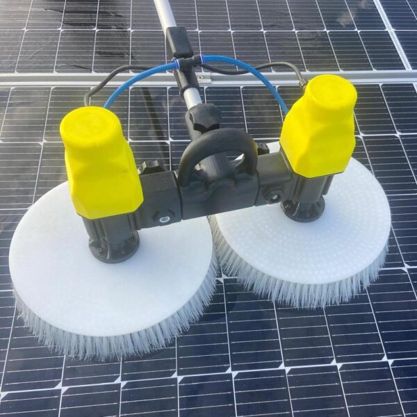 Eco Brush çift diskli bataryalı güneş paneli temizlik fırçası genel görünüm